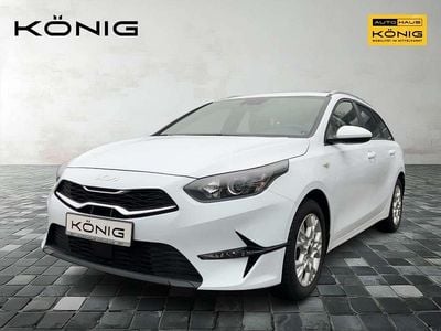 Begagnad Kia Ceed Edition 7 101 HK (74 kW) 2023 Vit Halvkombi