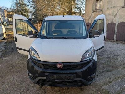 Gebraucht Fiat Doblò 95 PS (69 kW) 2018 Weiß Van / Kleinbus