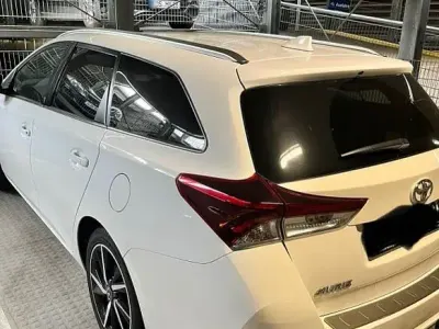 Gebraucht Toyota Auris Team 116 PS (85 kW) 2019 Weiß Kleinwagen