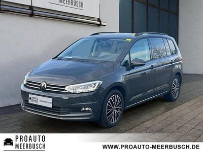 Uranograu Gebraucht 2023 VW Touran Comfortline Van / Kleinbus | 29.999 € (Fairer Preis)