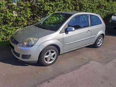 Second-hand Ford Fiesta Style 69 CP (50 kW) 2007 Argintiu Hatchback