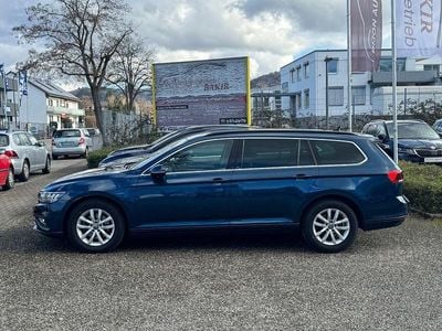 Gebraucht VW Passat Business 150 PS (110 kW) 2022 Blau Kombi