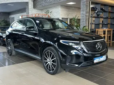 Begagnad Mercedes EQC400 300 kW (408 HK) 2022 Svart SUV