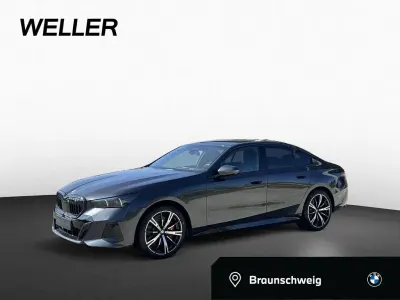 Neu BMW 540 Comfort Edition 303 PS (222 kW) 2026 Sophistograu brillanteffekt (grau) Limousine