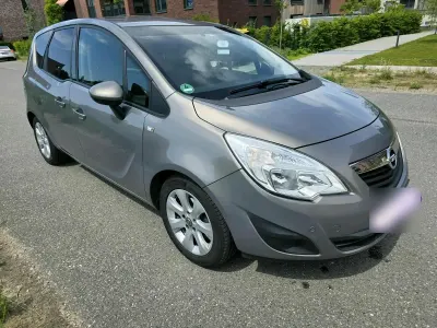 Gebraucht Opel Meriva 101 PS (74 kW) 2013 Braun Van / Kleinbus