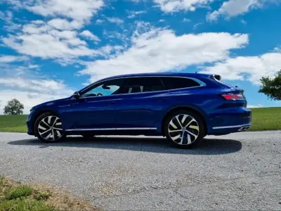 Gebraucht VW Arteon R-line 200 PS (147 kW) 2023 Blau Kombi