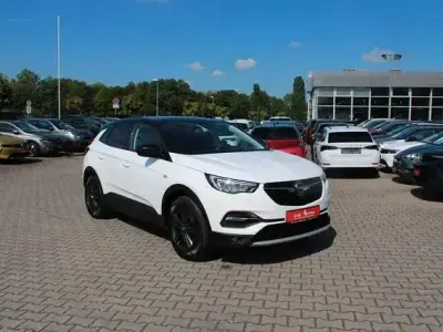Używany Opel Grandland X Design Edition 131 KM (96 kW) 2021 Biały SUV