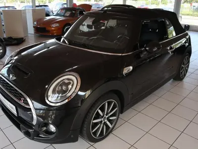 Gebraucht Mini Cooper S Cabriolet 192 PS (141 kW) 2016 Schwarz Cabrio