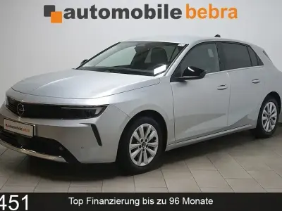 Używany Opel Astra Elegance 131 KM (96 kW) 2023 Srebrny Sedan/Limuzyna