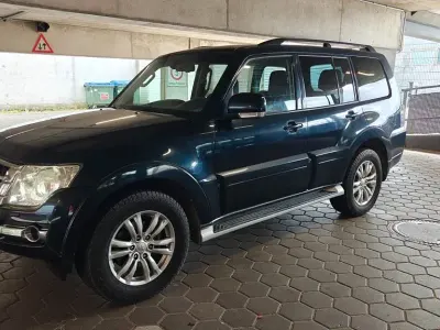 Gebraucht Mitsubishi Pajero 190 PS (139 kW) 2017 Grün SUV