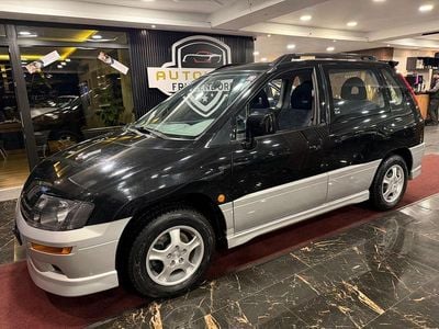 Schwarz Gebraucht 2000 Mitsubishi Space Runner Motion Van / Kleinbus | 2.950 €