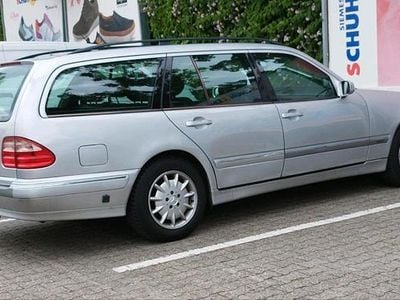 Usata Mercedes E240 170 CV (125 kW) 2002 Grigio Station wagon