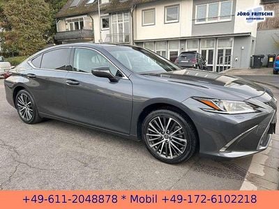 Gebraucht Lexus ES300H 218 PS (160 kW) 2024 1l1 sonicchrome Limousine