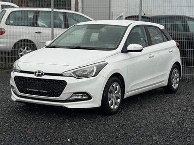 Gebraucht Hyundai i20 75 PS (55 kW) 2016 Weiß Limousine