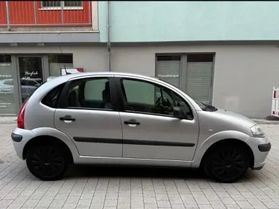 Gebraucht Citroën C3 73 PS (53 kW) 2003 Silber Kleinwagen