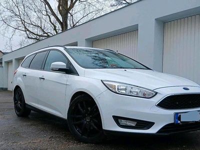 Gebraucht Ford Focus 120 PS (88 kW) 2018 Weiß Kombi
