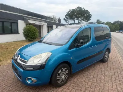 Gebraucht Citroën Berlingo SELECTION 92 PS (67 kW) 2013 Blau Van / Kleinbus