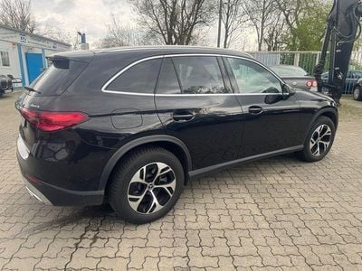 Gebraucht Mercedes GLC300e 333 PS (244 kW) 2023 Schwarz SUV