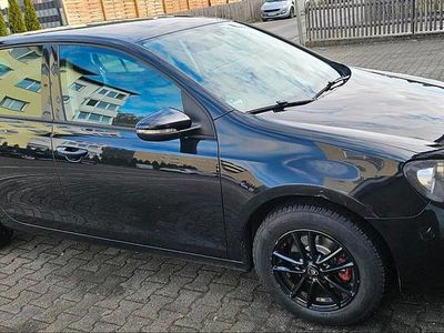 Gebraucht VW Golf VI 105 PS (77 kW) 2010 Schwarz Kleinwagen