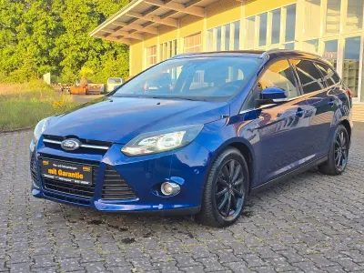 Gebraucht Ford Focus Titanium 125 PS (91 kW) 2014 Blau Kombi