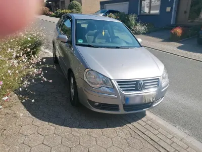 Gebraucht VW Polo 60 PS (44 kW) 2009 Silber Kleinwagen