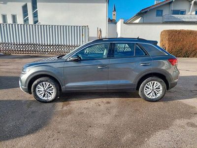 Neu VW T-Roc Life 150 PS (110 kW) 2026 Indiumgreymetallic SUV
