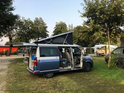 Gebraucht VW California California 204 PS (150 kW) 2017 Blau Van