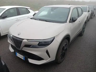 Gebraucht Alfa Romeo Junior 116 kW (158 PS) 2025 Weiß SUV