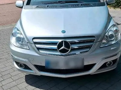 Gebraucht Mercedes B200 136 PS (100 kW) 2009 Silber Van / Kleinbus
