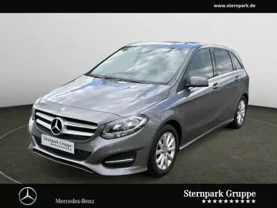Gebraucht Mercedes B180 Style 122 PS (89 kW) 2015 Mountaingrau Van / Kleinbus