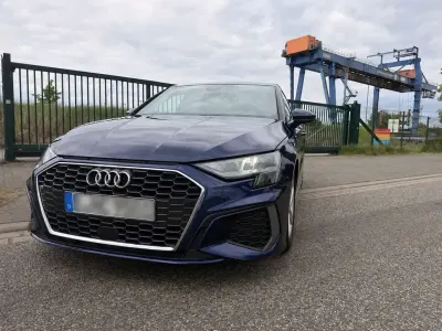 Używany Audi A3 Comfort 150 KM (110 kW) 2021 Niebieski Sedan/Limuzyna