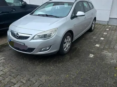 Gebraucht Opel Astra Sport 110 PS (80 kW) 2011 Silber Kombi