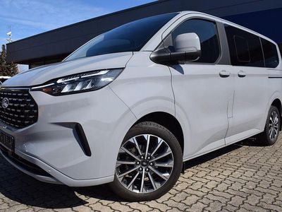 Usata Ford Tourneo Titanium 150 CV (110 kW) 2025 Grigio Monovolume