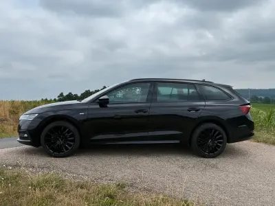 Gebraucht Skoda Octavia Tour 150 PS (110 kW) 2022 Schwarz Kombi
