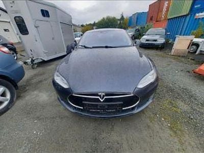 Grau Gebraucht 2015 Tesla Model S Kleinwagen | 21.000 € (Fairer Preis)