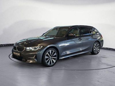 Grau Gebraucht 2022 BMW 320 Luxury Line Kombi | 19.590 € (Fairer Preis)