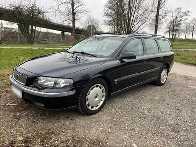 Second-hand Volvo V70 140 CP (102 kW) 2001 Negru Break