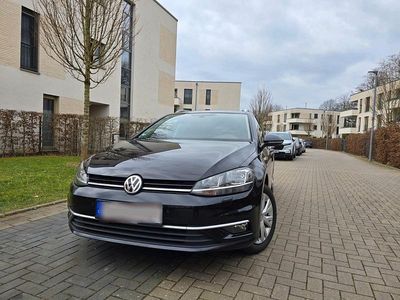 Gebraucht VW Golf VII Sound 125 PS (91 kW) 2018 Schwarz Kombi