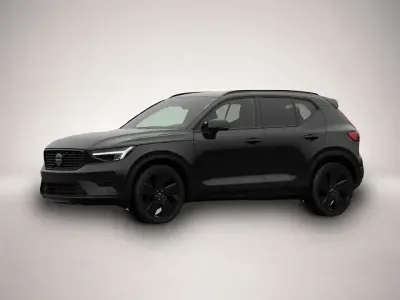 Neu Volvo XC40 Plus 163 PS (119 kW) 2026 Schwarz SUV