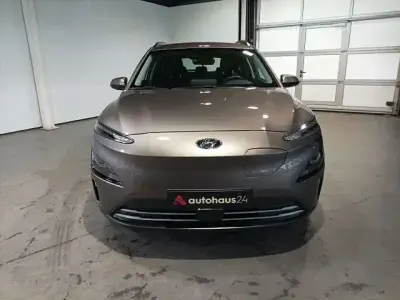 Gebraucht Hyundai Kona Select 100 kW (136 PS) 2022 Braun SUV