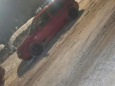 Rot Gebraucht 2001 VW Golf IV Kleinwagen | 2.200 € (Etwas zu teuer)