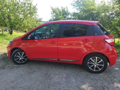 Gebraucht Toyota Yaris Club 75 PS (55 kW) 2019 Rot Kleinwagen