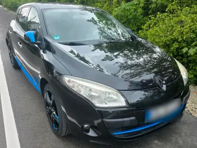 Używany Renault Mégane 130 KM (95 kW) 2011 Czarny Sedan/Limuzyna