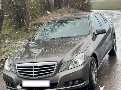 Gebraucht Mercedes E220 170 PS (125 kW) 2010 Grau Limousine