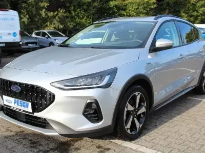 Używany Ford Focus Active 125 KM (91 kW) 2024 Srebrny Sedan/Limuzyna
