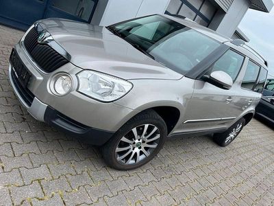 Silber Gebraucht 2013 Skoda Yeti Adventure SUV | 10.600 € (Fairer Preis)