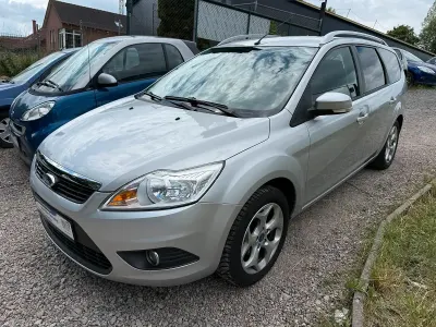 Gebraucht Ford Focus 109 PS (80 kW) 2011 Silber Kombi