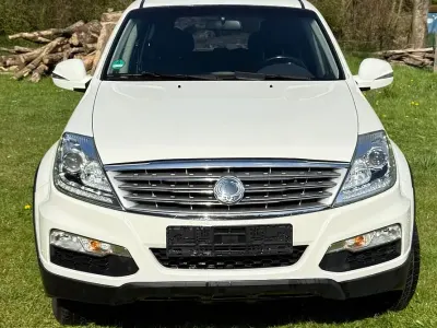 Gebraucht SsangYong Rexton Crystal 178 PS (130 kW) 2016 Weiß SUV