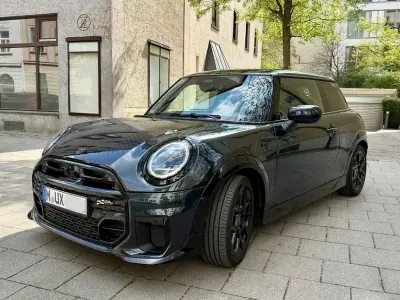 Gebraucht Mini John Cooper Works 204 PS (150 kW) 2025 Schwarz Kleinwagen