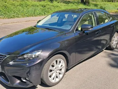 Gebraucht Lexus IS300h 181 PS (133 kW) 2015 Schwarz Limousine